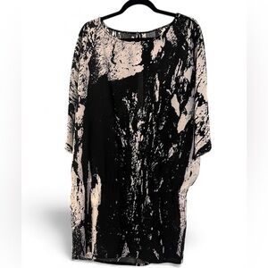 H&M Monochrome Artistic Print Tunic